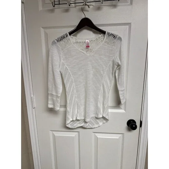 Medium Lace Mid Sleeve Knit Design White Blouse - Picture 1 of 3